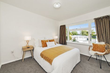 Photo of property in 15 Middlepark Road, Sockburn, Christchurch, 8042