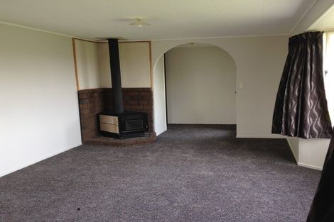 Photo of property in 52 Acacia Street, Kelvin Grove, Palmerston North, 4414