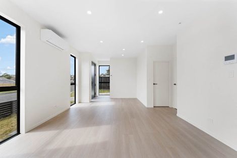 Photo of property in 78a Seaview Road, Glenfield, Auckland, 0629