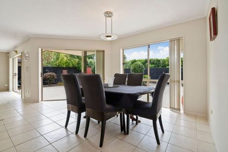 Photo of property in 4 Beverage Place, Rosehill, Papakura, 2113