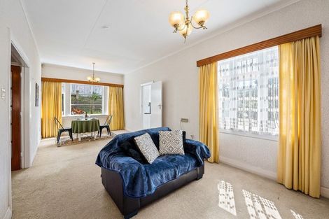 Photo of property in 13 Severn Street, Island Bay, Wellington, 6023