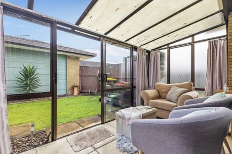 Photo of property in 1/2 Short Street, Papakura, 2110