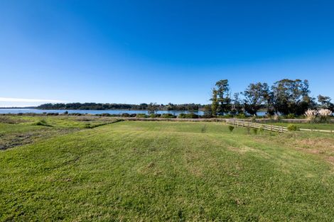 Photo of property in 14 Te Ara O Tahataharoa, Te Puna, Tauranga, 3176