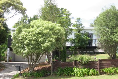 Photo of property in 7 Oruamo Place, Beach Haven, Auckland, 0626