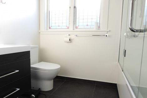 Photo of property in 16b Clyde Street, Oamaru North, Oamaru, 9400