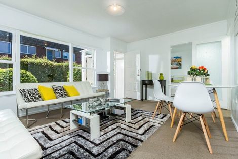 Photo of property in 2/765 Beach Road, Browns Bay, Auckland, 0630