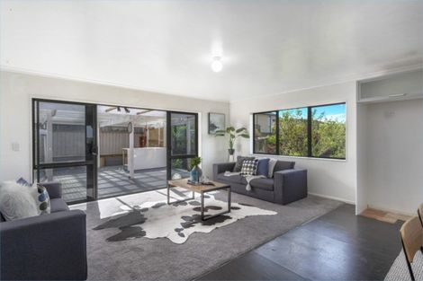 Photo of property in 17 Dorchester Place, Nawton, Hamilton, 3200