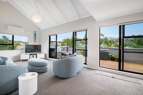 Photo of property in 43 Langton Road, Stanmore Bay, Whangaparaoa, 0932