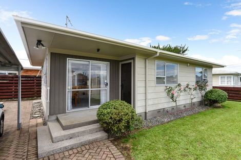 Photo of property in 1 Poaka Avenue, Dinsdale, Hamilton, 3204