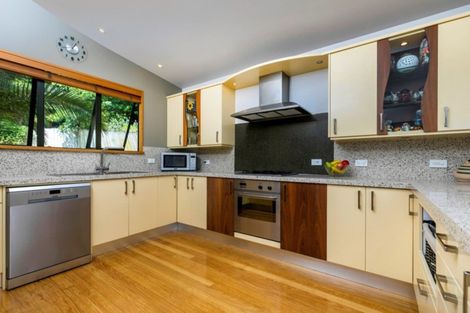 Photo of property in 64 Kate Sheppard Avenue, Torbay, Auckland, 0630