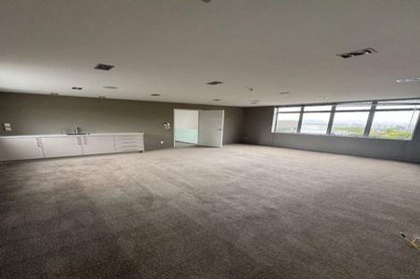 Photo of property in 77 Kittiwake Drive, Schnapper Rock, Auckland, 0632