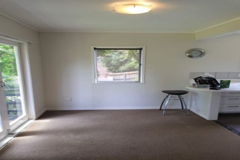 Photo of property in 13 Abbeygate Street, Birkdale, Auckland, 0626