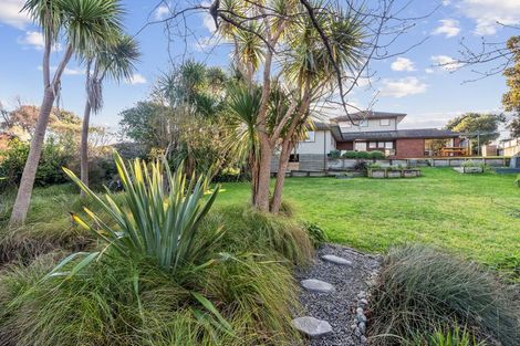Photo of property in 6 The Avenue, Paraparaumu Beach, Paraparaumu, 5032