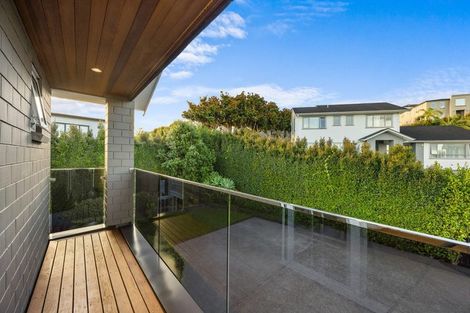 Photo of property in 4b Hilton Close, Fairview Heights, Auckland, 0632