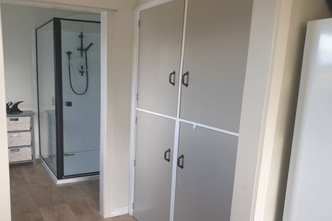 Photo of property in 29b Edgewater Parade, Waiuku, 2123