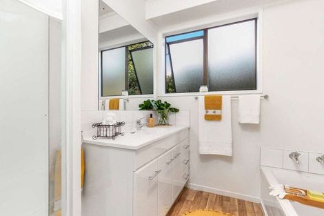 Photo of property in 87 Solar Road, Glen Eden, Auckland, 0602