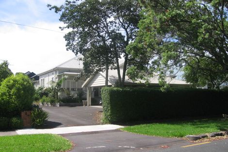 Photo of property in 10 Atarangi Road, Greenlane, Auckland, 1051