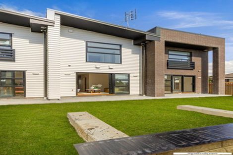 Photo of property in 54 Rauemi Way, Te Atatu South, Auckland, 0610