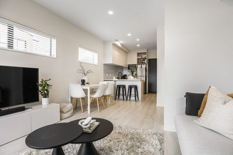 Photo of property in 4 Mana Place, Te Atatu Peninsula, Auckland, 0610