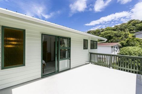 Photo of property in 2/76 Lohia Street, Khandallah, Wellington, 6035