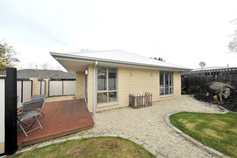 Photo of property in 4a Pinehurst Crescent, Russley, Christchurch, 8042