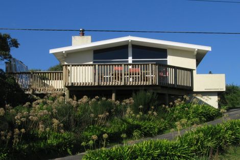 Photo of property in 18 Queens Road, Waikanae Beach, Waikanae, 5036