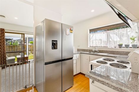 Photo of property in 102 Bruce Mclaren Road, Henderson, Auckland, 0612