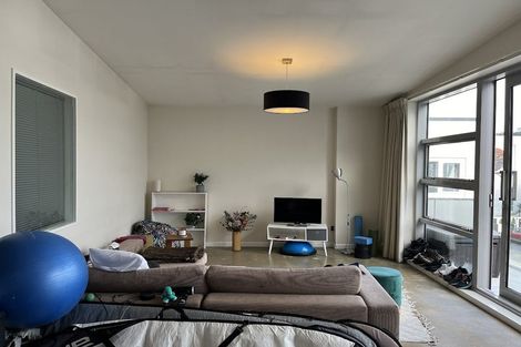 Photo of property in 1/25 Home Street, Mount Victoria, Wellington, 6011