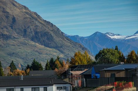 Photo of property in 6 Durry Lane, Wanaka, 9305