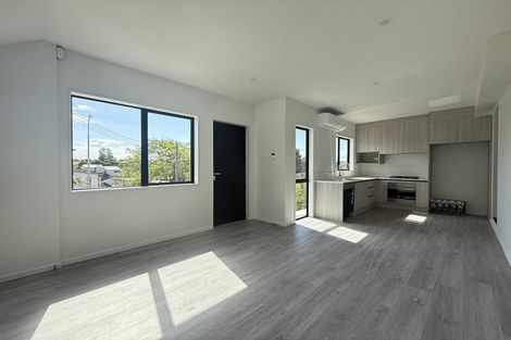 Photo of property in 33a Garadice Road, Rothesay Bay, Auckland, 0630