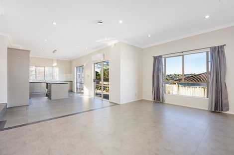 Photo of property in 11 Tekapo Rise, Fairview Heights, Auckland, 0632