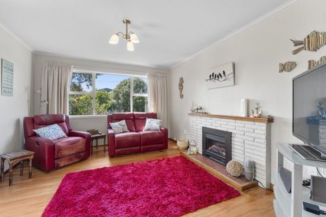 Photo of property in 4 Kowhai Street, Otaki Beach, Otaki, 5512