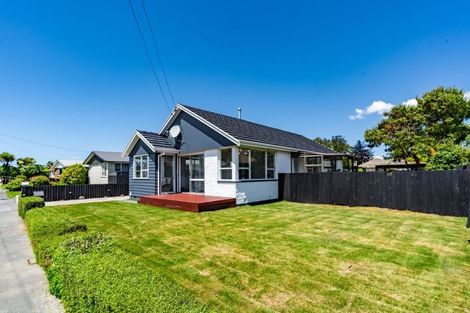 Photo of property in 84 Farquhars Road, Redwood, Christchurch, 8051