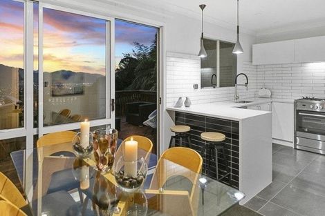 Photo of property in 71a Tirohanga Road, Tirohanga, Lower Hutt, 5010