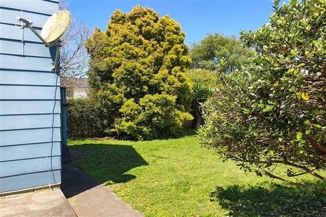 Photo of property in 2/85 Meadway, Sunnyhills, Auckland, 2010