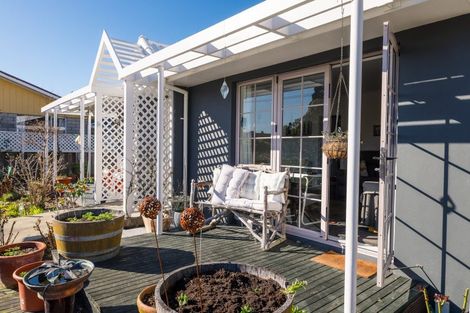 Photo of property in 17 Churchill Place, Waimate, 7924