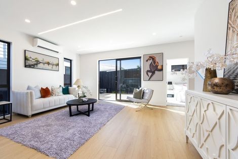 Photo of property in 3b Pendlebury Street, Green Bay, Auckland, 0604