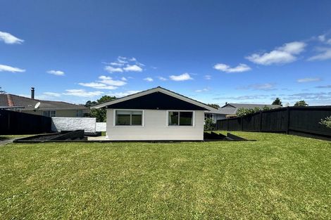 Photo of property in 61 Sunline Avenue, Massey, Auckland, 0614