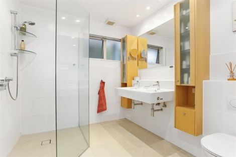 Photo of property in 30 Marellen Drive, Red Beach, 0932