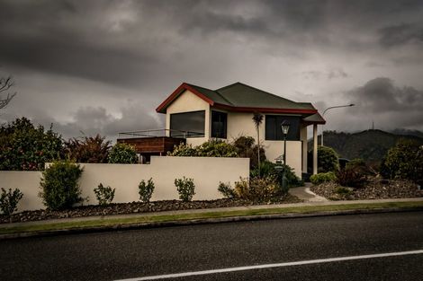 Photo of property in 327 Princes Drive, Britannia Heights, Nelson, 7010