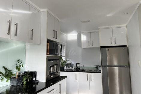 Photo of property in 8 Kindergarten Drive, Conifer Grove, Takanini, 2112