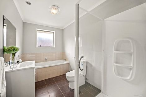 Photo of property in 25 Nimstedt Avenue, Oteha, Auckland, 0632