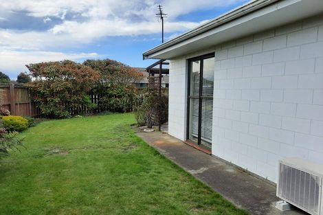 Photo of property in 2/122 Effingham Street, North New Brighton, Christchurch, 8083