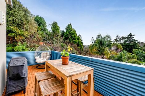 Photo of property in 10 Caledonia Place, Highlands Park, New Plymouth, 4312