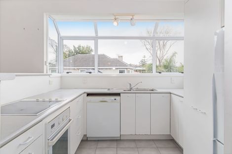 Photo of property in 1/13 Arahia Street, Northcote, Auckland, 0627
