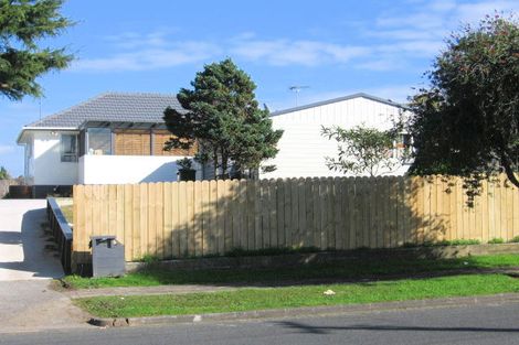 Photo of property in 2 Christmas Road, Manurewa, Auckland, 2102