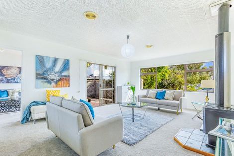 Photo of property in 30 County Road, Torbay, Auckland, 0630