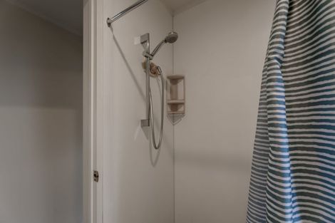 Photo of property in 25 Spinnaker Drive, Te Atatu Peninsula, Auckland, 0610