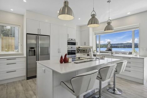 Photo of property in 85 Paremata Road, Paremata, Porirua, 5024