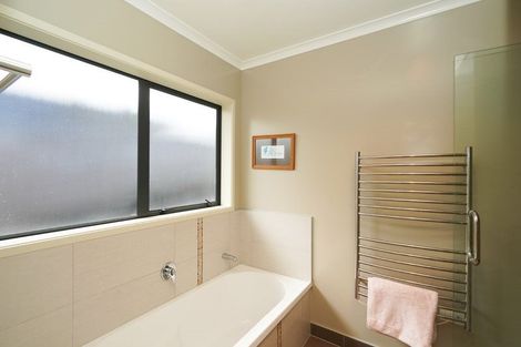 Photo of property in 18 Andre Rise, Stanmore Bay, Whangaparaoa, 0932